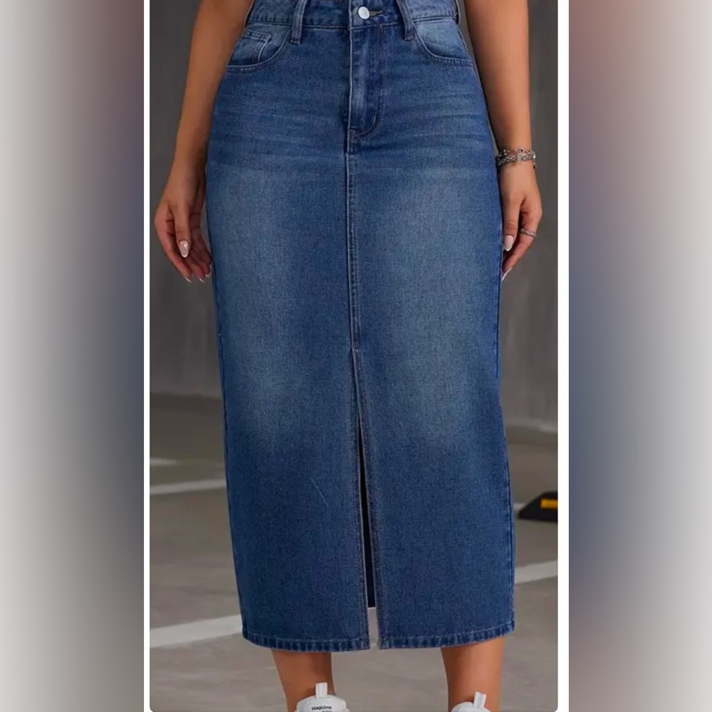 Chic Blue Denim Skirt